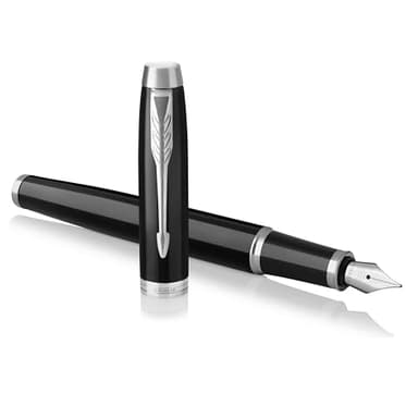 Parker IM pluma estilográfica | lacada en negro con adorno cromado | plumín mediano y recambio de tinta azul