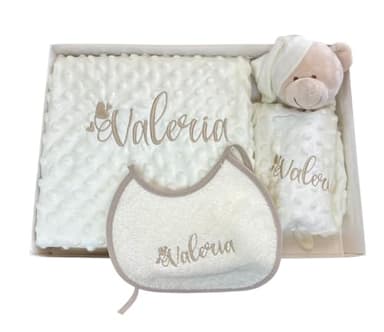Danielstore Manta de bebe personalizado con su nombre bordado Set de Manta+DouDou+ Babero, básicos recién Nacido bebé Set Regalo Recien Nacido (Manta+Dou Dou+Baberos) (Beige)