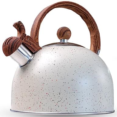 La Moustache - Hervidor de Agua【2,5L | 10 Tazas】Silbante de Acero Inoxidable - 100% Libre de BPA, Apto para Inducción y Gas | Ø 23 cm, Estilo Retro, Asa con Efecto Madera Antiquemaduras (Beige)