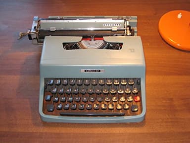Olivetti - Máquina de escribir Lettera 32